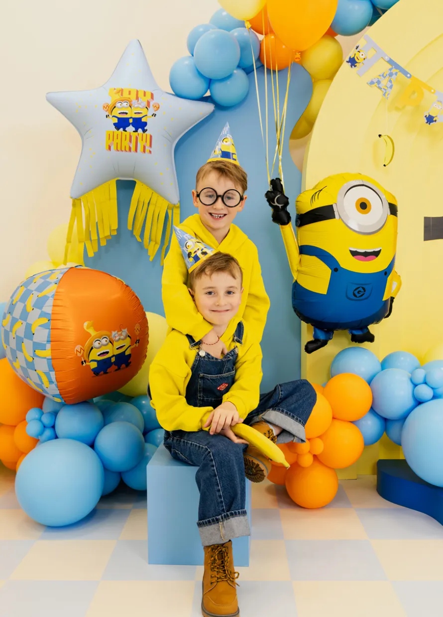 Balon foliowy MINIONKI gwiazda z frędzlami