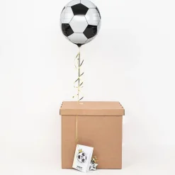 Balon w pudełku z kartką KRÓL STRZELCÓW prezent dla piłkarza