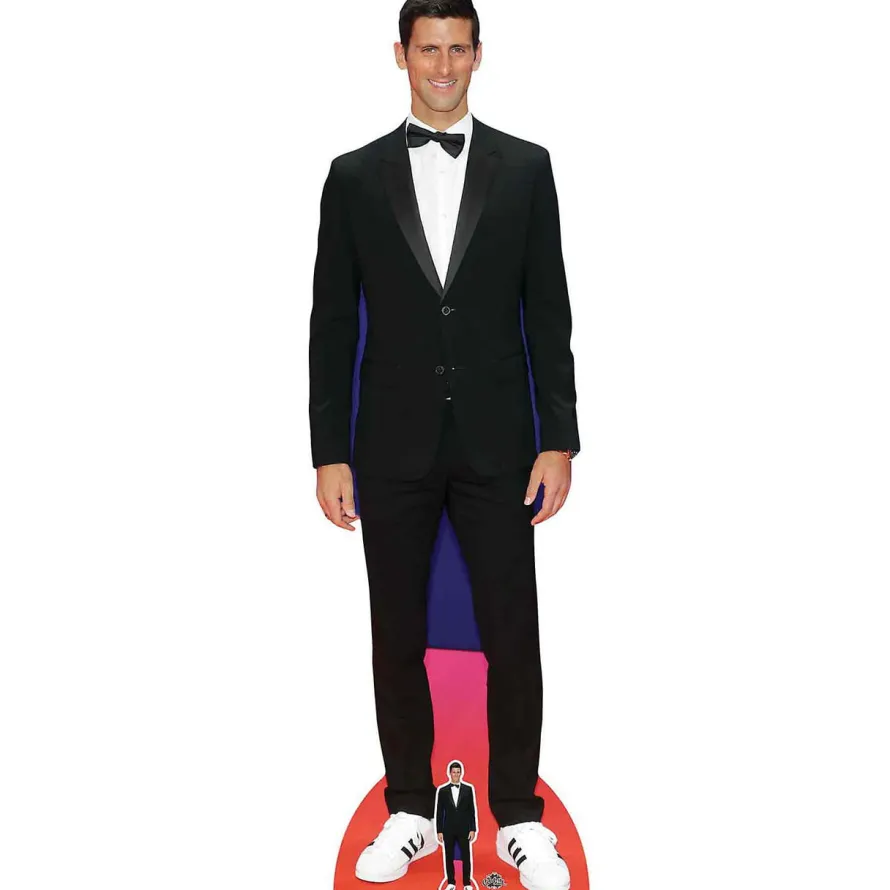 Dekoracja kartonowa NOVAK DJOKOVIC w garniturze