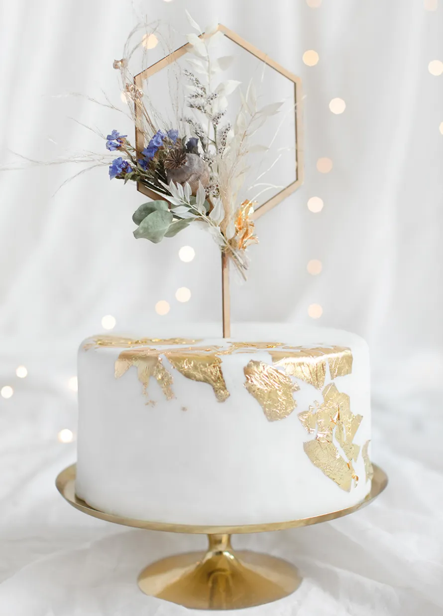 Drewniany topper na tort HEKSAGON