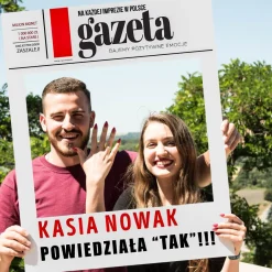 Foto ramka POWIEDZIAŁA TAK! gadżet na sesję narzeczeńską