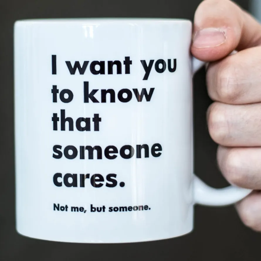 Kubek z nadrukiem SOMEONE CARES prezent dla znajomego