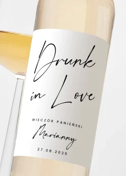 Naklejki na alkohol na wieczór panieński DRUNK IN LOVE