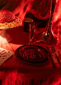 Papierowe talerzyki na halloween GET OUT