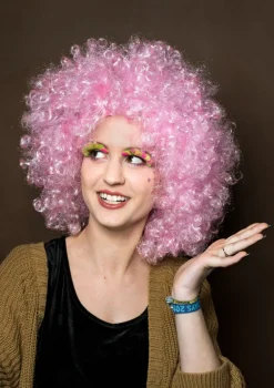 Peruka różowa AFRO