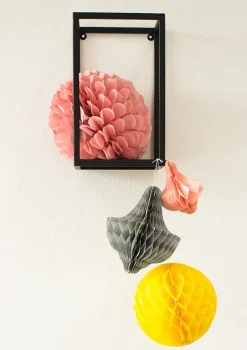 Rozeta z papieru KULA żółta 30cm