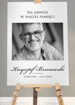 Tablica ze zdjęciem pogrzebowym